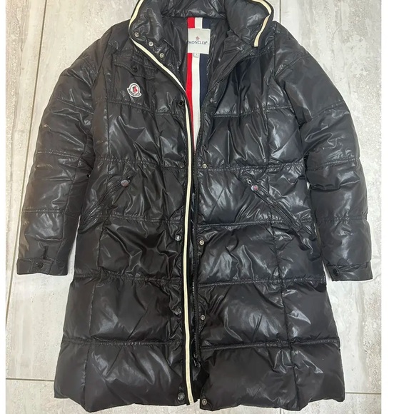 100% Authentic Moncler Black Puffer Coat with Hood - Picture 2 of 4